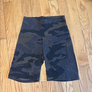 TNA High Waist Shorts Black and Brown Camo